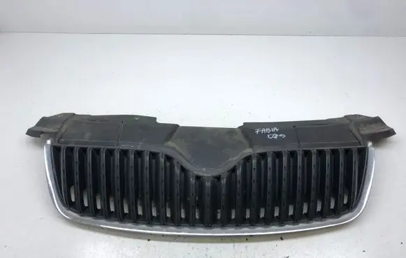 Skoda Fabia Mk2 (5J) Front bumper upper radiator grill 5J0853668A
