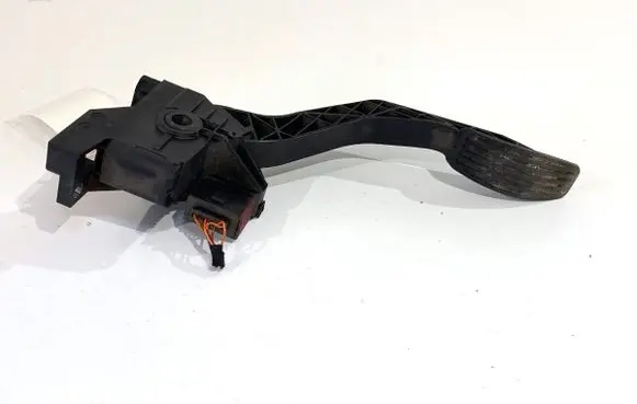Iveco Daily 6th gen Accelerator throttle pedal 5801333490