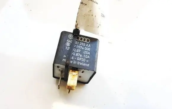 Audi A6 S6 C5 4B Other relay 443951253AA