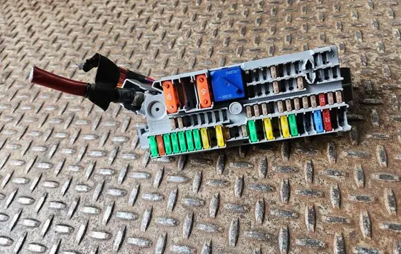 BMW 5 G30 G31 Fuse module 9350313