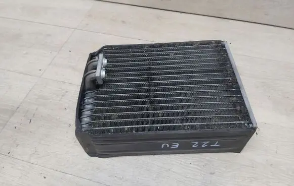 Toyota Avensis T220 Air conditioning (A/C) radiator (interior) 