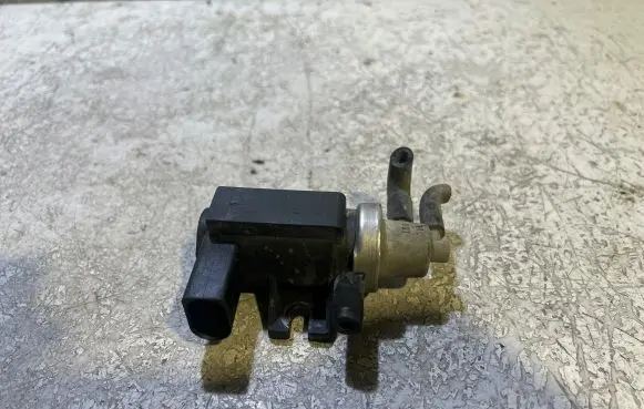 Skoda Octavia Mk1 (1U) Turbo solenoid valve 1J0906627A 72290325 00T313