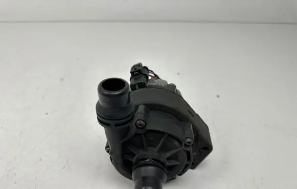 BMW 3 F30 F35 F31 Electric auxiliary coolant/water pump 8638240