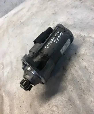 Volkswagen Tiguan Starter motor 02e911024b