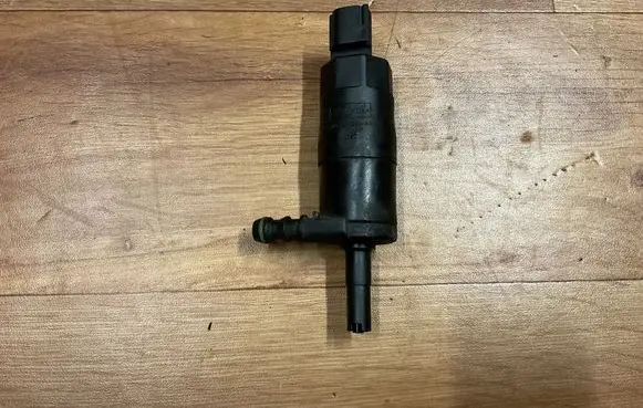 Volvo V50 Windscreen/windshield washer pump 5W9313K082