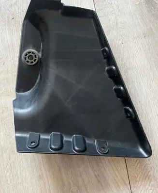 Chevrolet Corvette C8 Radiator mount bracket 23321733 PA66GF40