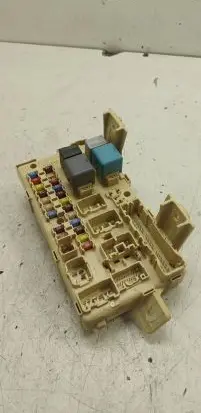 Toyota Avensis T250 Fuse module 82641CA030F 4510411265 04121623430402