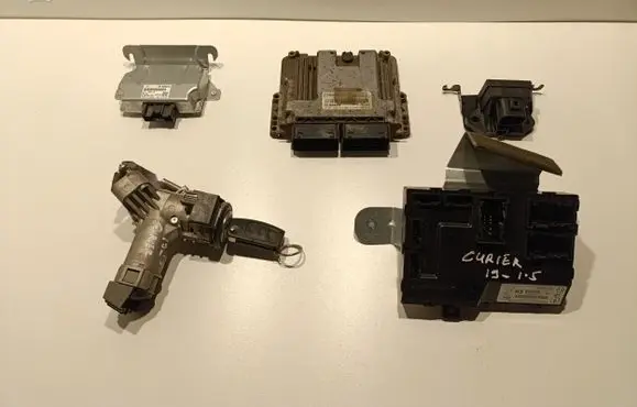 Ford Transit Courier Engine ECU kit and lock set JT7111A650FE 281036028 1V2112A650AE