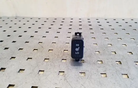 Honda CR-V Seat heating switch M33026