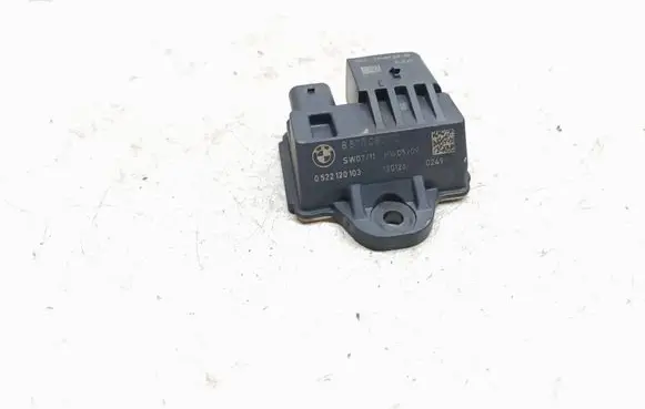 BMW 1 F20 F21 Glow plug pre-heat relay 8570087