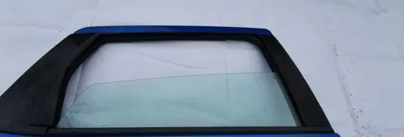 Nissan Qashqai Rear door window glass
