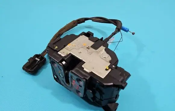 Renault Kangoo II Rear door lock IMPRK1467653