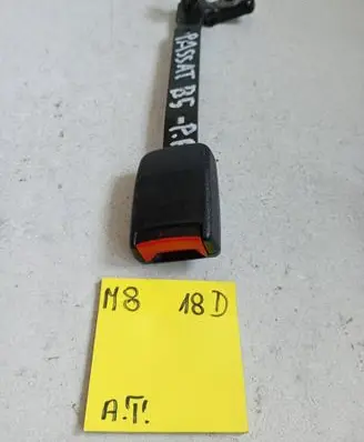 Volkswagen PASSAT B5 Front seatbelt buckle 3B0858472