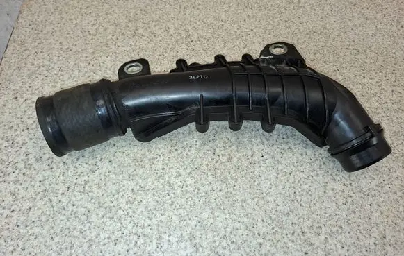 Mazda 6 Turbo air intake inlet pipe/hose 