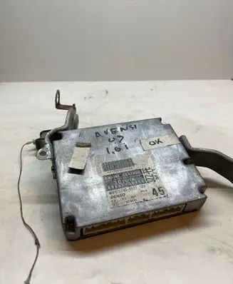 Toyota Avensis T220 Engine control unit/module 896105450