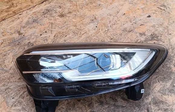 Renault Kadjar Headlight/headlamp 260606053R 01177007 0117700700036858