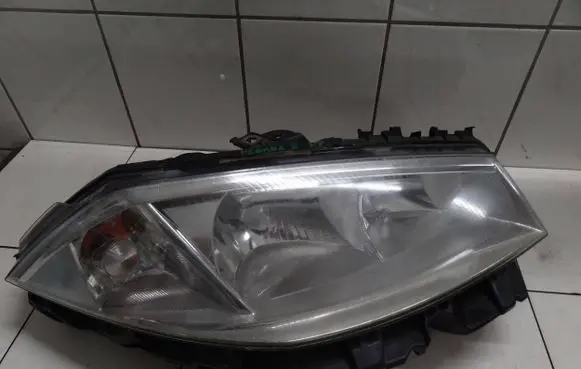 Renault Megane II Headlight/headlamp 8200073221J