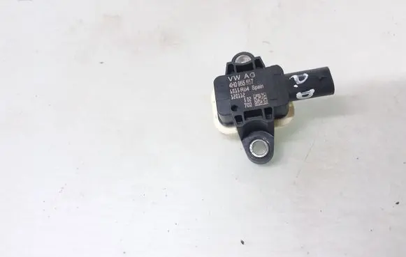 Audi A1 Airbag deployment crash/impact sensor 4H0955557