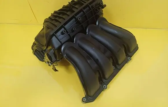 BMW 1 E81 E87 Intake manifold 7544513