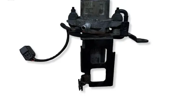 Volvo V70 Vacuum pump AG9N2A451BB
