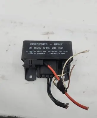 Mercedes-Benz A W168 Glow plug pre-heat relay 0255452832
