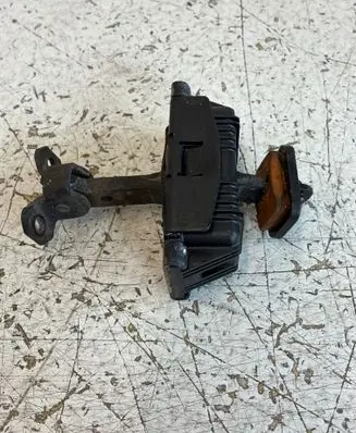 Mercedes-Benz Vito Viano W447 Front door check strap stopper