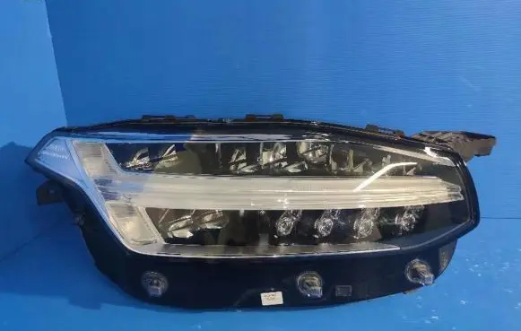 Volvo XC90 Headlight/headlamp 31446881
