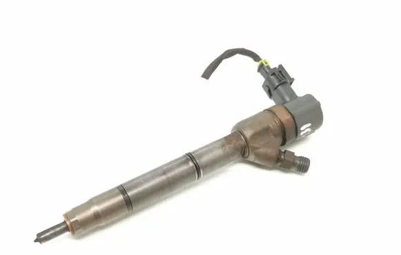 Hyundai i30 Fuel injector 338002A900 0445110320
