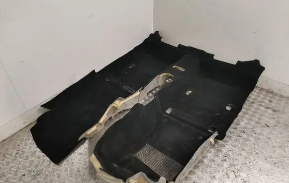 Mercedes-Benz C W204 Interior carpet 