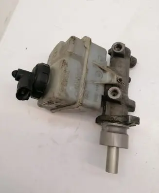 Renault Master II Master brake cylinder 8200245034C 8200365396D