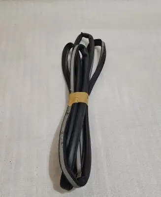 Porsche Cayenne (9Y0 9Y3) Rubber seal front door (on door) 
