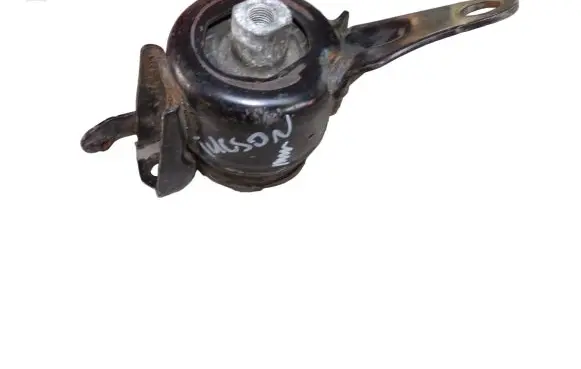 Hyundai Tucson TL Engine mount bracket
