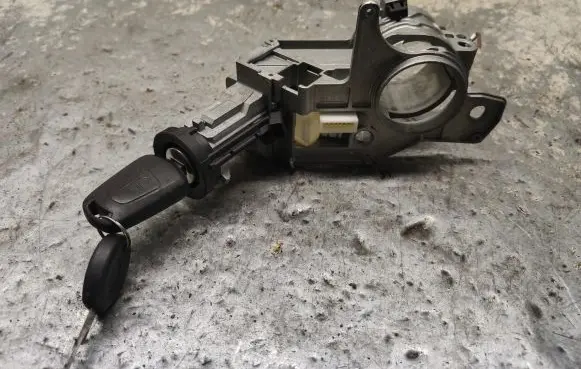 Opel Astra H Ignition lock 05045C201B 281726