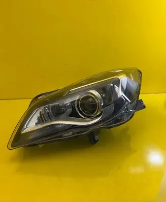 Opel Insignia A Headlight/headlamp 1ZT011166-01