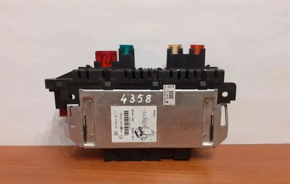 Mercedes-Benz S W220 Fuse box set 4358 05045130