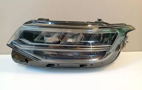 Volkswagen Tiguan Headlight/headlamp