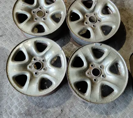 Suzuki Grand Vitara II R16 steel rim 