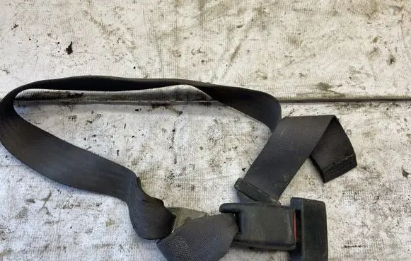 Renault Laguna II Middle seatbelt (rear) 82000