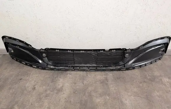 Ford Mustang Mach-E Front bumper lower grill LJ9B8475AE