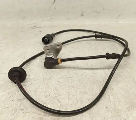 Mercedes-Benz E W124 Front ABS sensor wiring 1245401417 0265001299 4MATIC