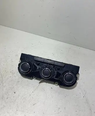 Skoda Octavia Mk2 (1Z) Climate control unit 3T0820047H