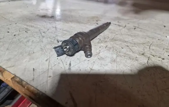 Jaguar XE Fuel injector 0445110664