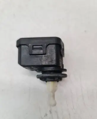 Volkswagen Golf IV Headlight level adjustment motor 1J0941295C