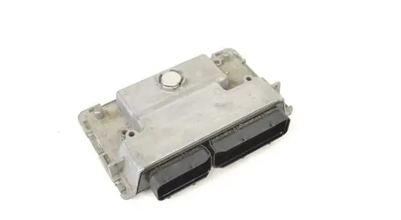 Toyota Yaris Engine control unit/module 8645316