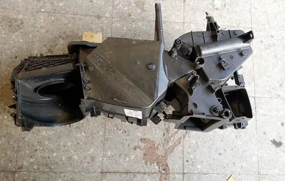 Volkswagen Golf IV Interior heater climate box assembly 1J1820010