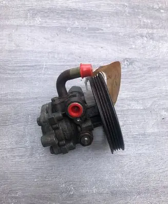 Suzuki Baleno EG Power steering pump