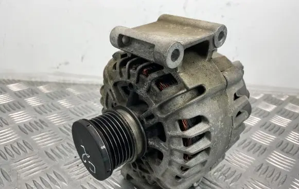 Mercedes-Benz C W204 Generator/alternator A0009067902 2617417A 213036612