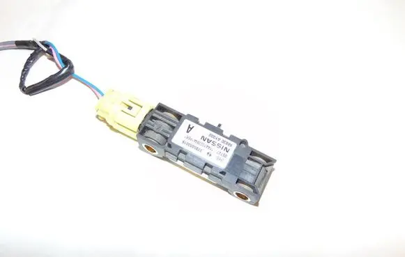 Nissan Primera Airbag deployment crash/impact sensor 98830AY000 0285003019