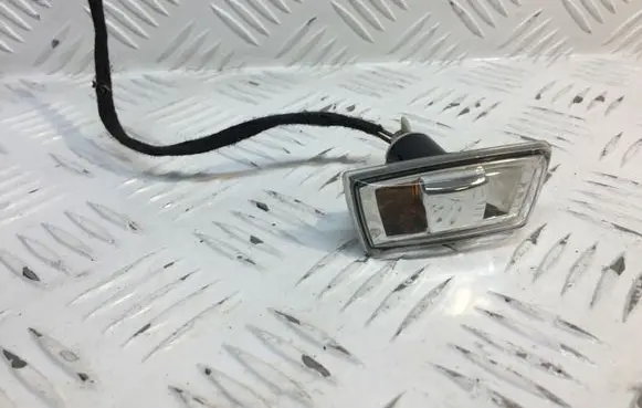 Opel Insignia A Front fender indicator light 13228580