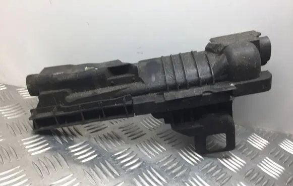 BMW X3 E83 Radiator support slam panel bracket 75302549
